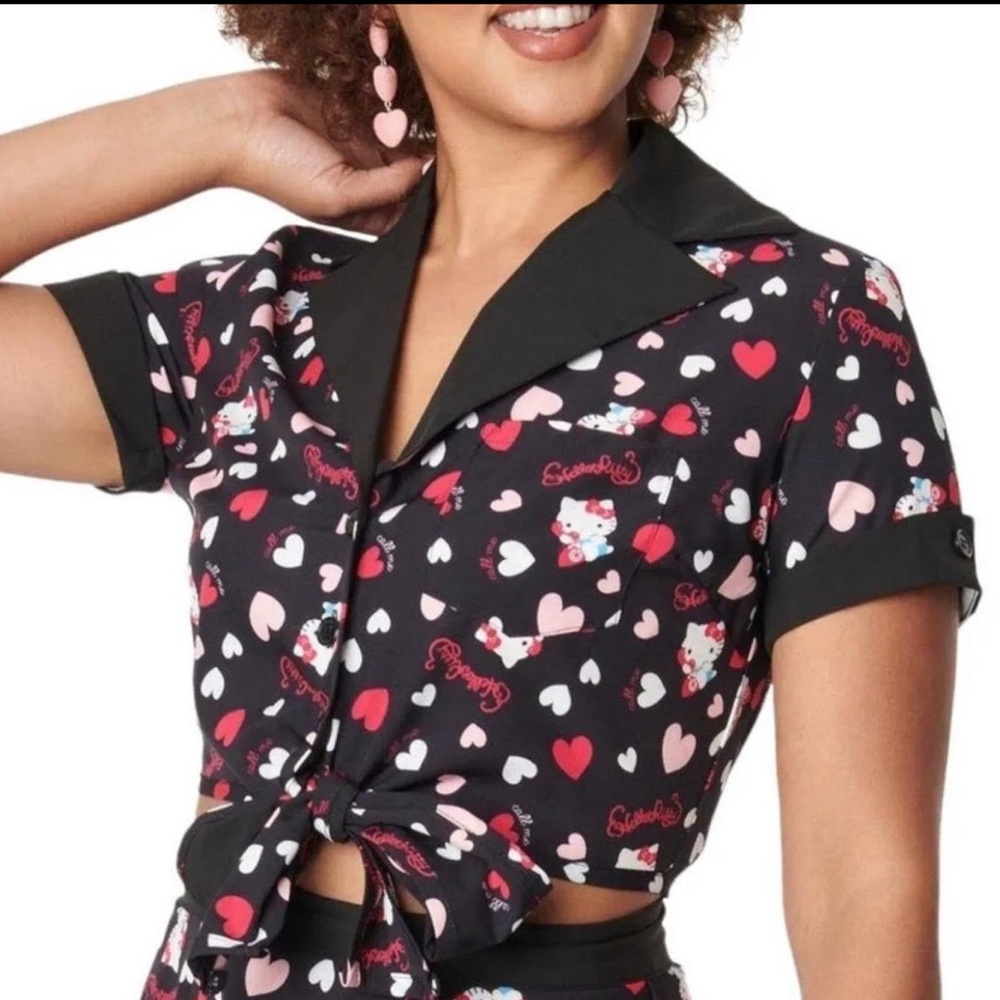 Unique Vintage Hello Kitty Call Me Love Print Shirley Crop Top Large NWT